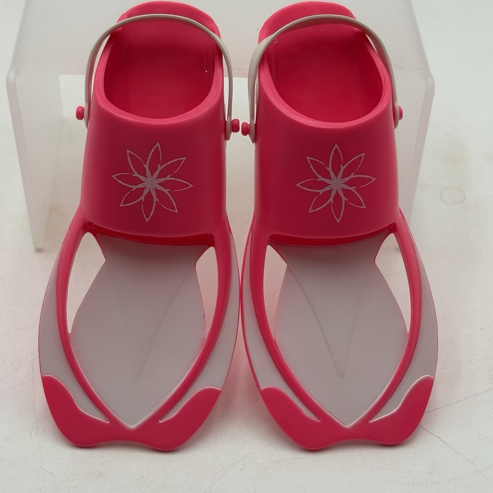 American Girl Lea Clark‎ Beach Scuba Pink Fins Flippers